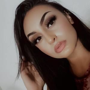 Meet your Posher, Alejandra